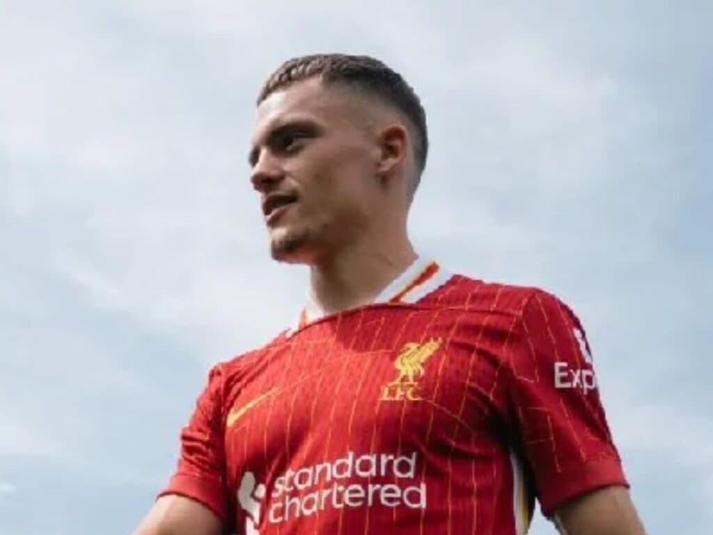 Ídolo do Liverpool pede paciência com Florian Wirtz