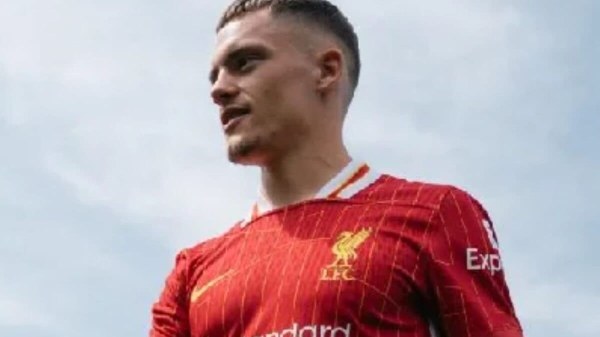 Ídolo do Liverpool pede paciência com Florian Wirtz