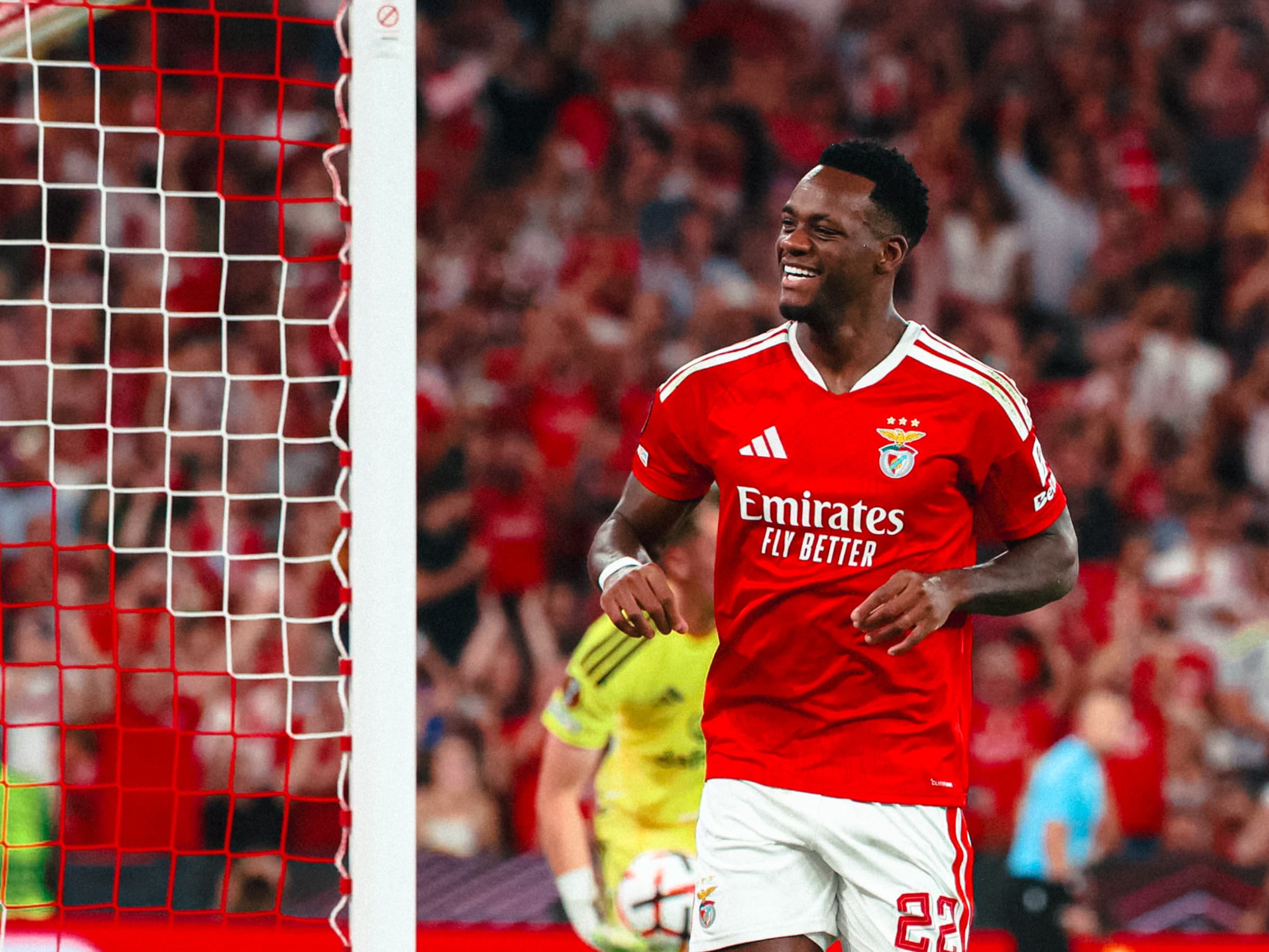 Com dois gols de Jhon Durán, Benfica goleia o Celtic na Liga Europa