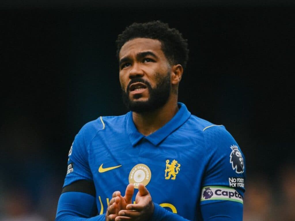 Lateral do Chelsea realiza cirurgia no joelho; veja tempo de recuperação
