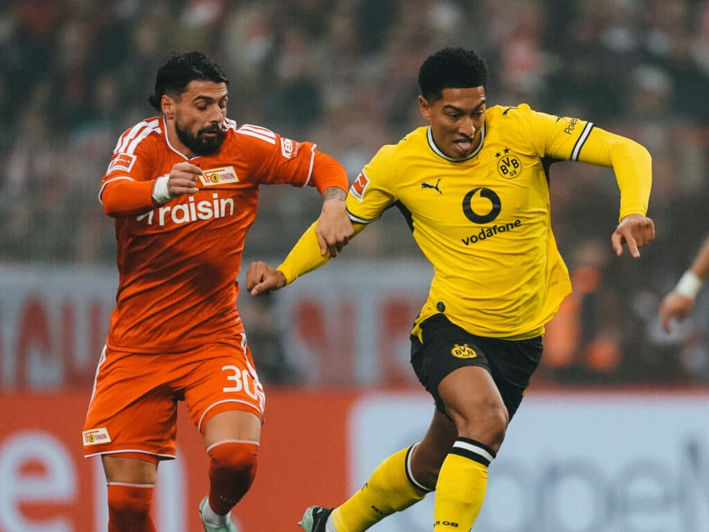 Borussia Dortmund empata sem gols com o Union Berlin, mas segue na liderança