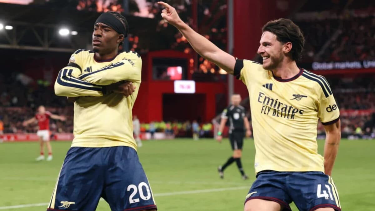 Com golaço de Madueke, Arsenal vence o Nottingham Forest e segue vice-líder