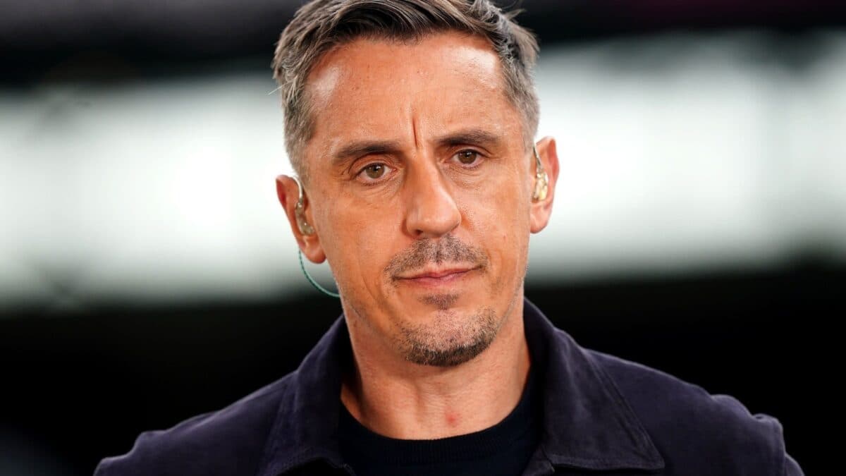 Neville alerta donos do Manchester City após condenação; confira