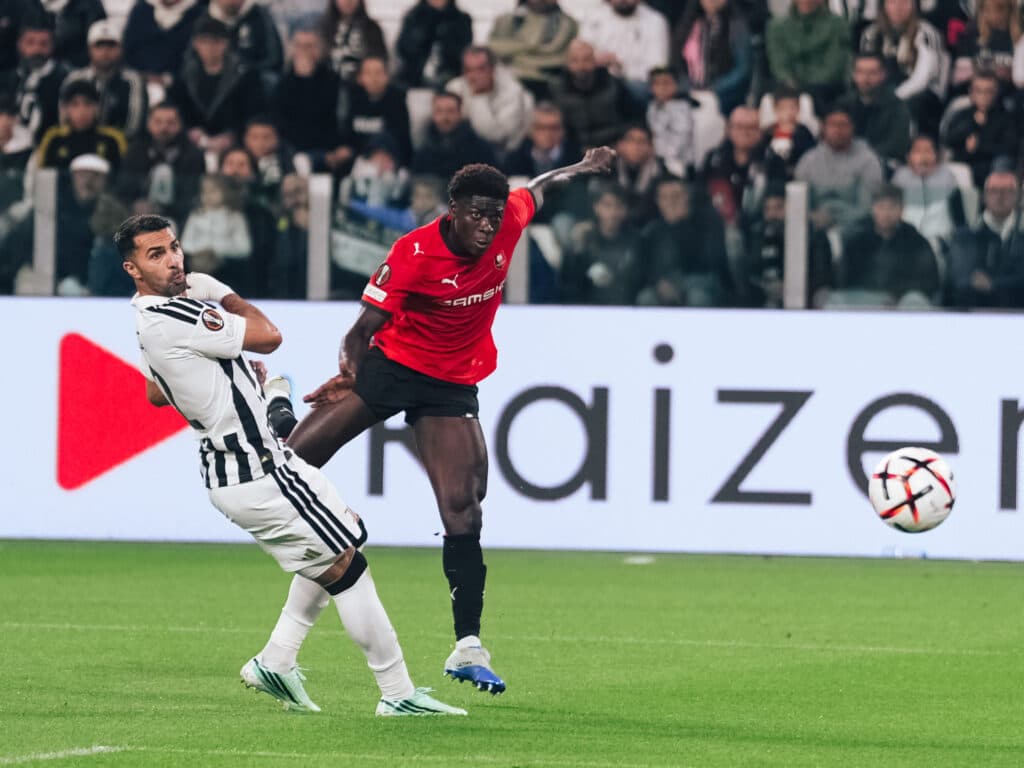 Juventus tem gol anulado no fim e empata em 2 a 2 com o Rennes pela Liga Europa