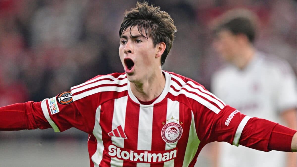 Olympiacos vence o Sparta Praga e mantém aproveitamento perfeito na Liga Europa