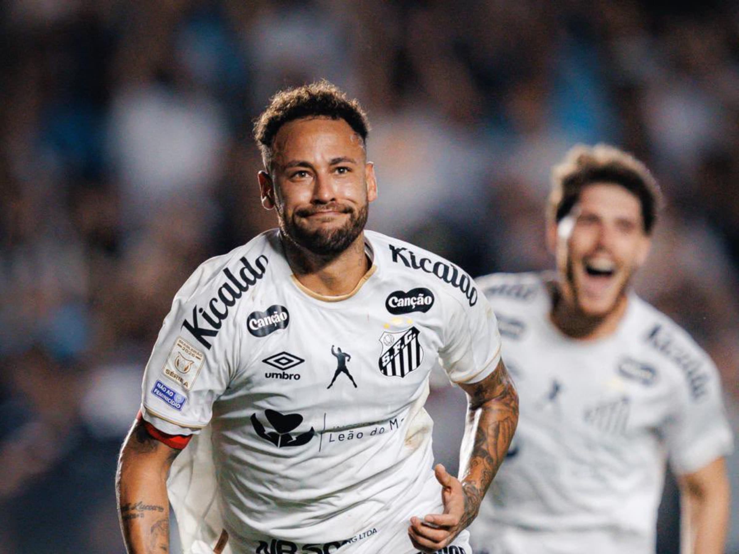 Neymar sai do banco, marca duas vezes e Santos empata com Flamengo