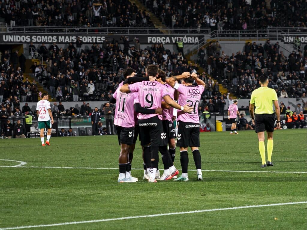 Vitória de Guimarães faz cinco e goleia o Marítimo pelo Campeonato Português