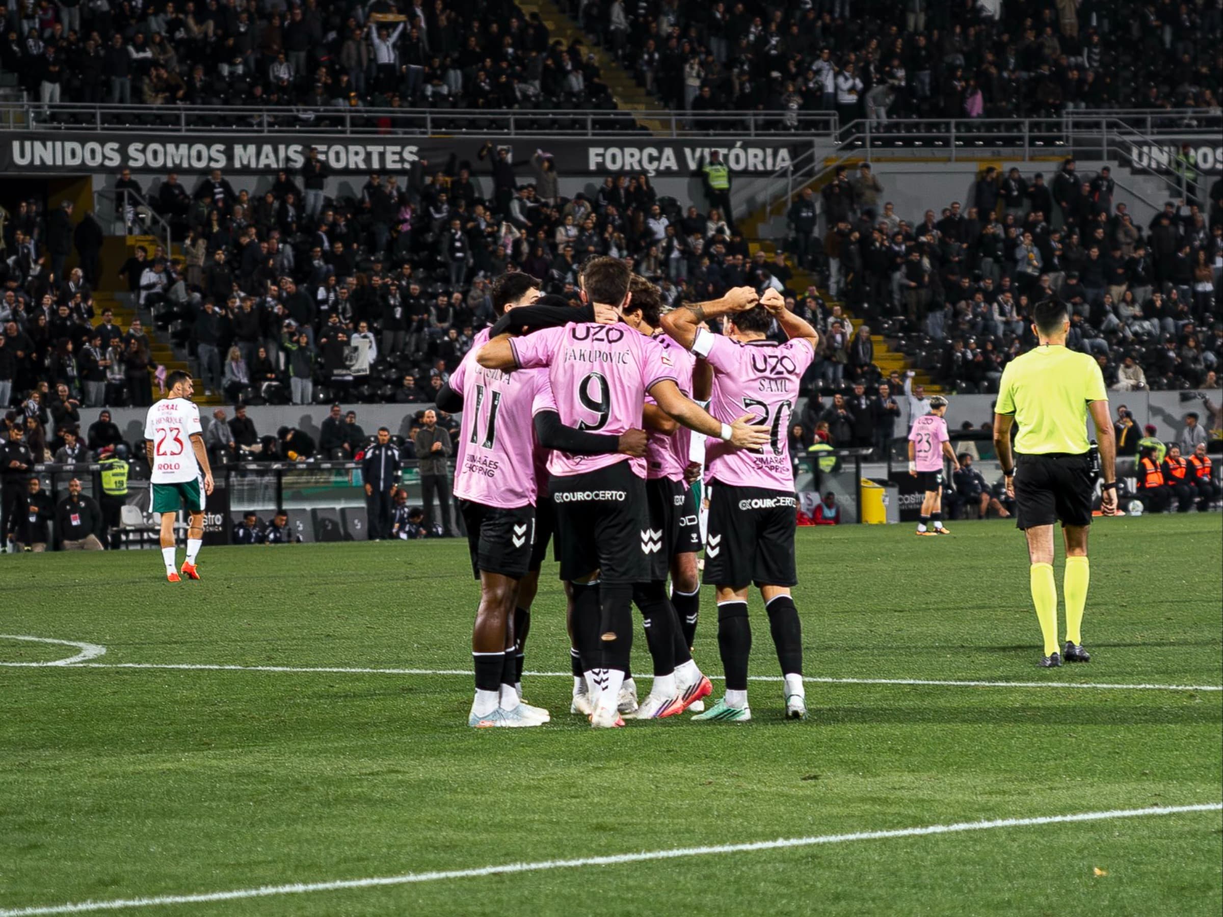 Vitória de Guimarães faz cinco e goleia o Marítimo pelo Campeonato Português
