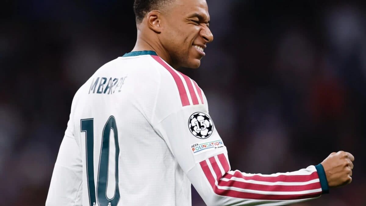 Real Madrid vence o Barcelona por 2 a 1 e encosta na liderança em La Liga