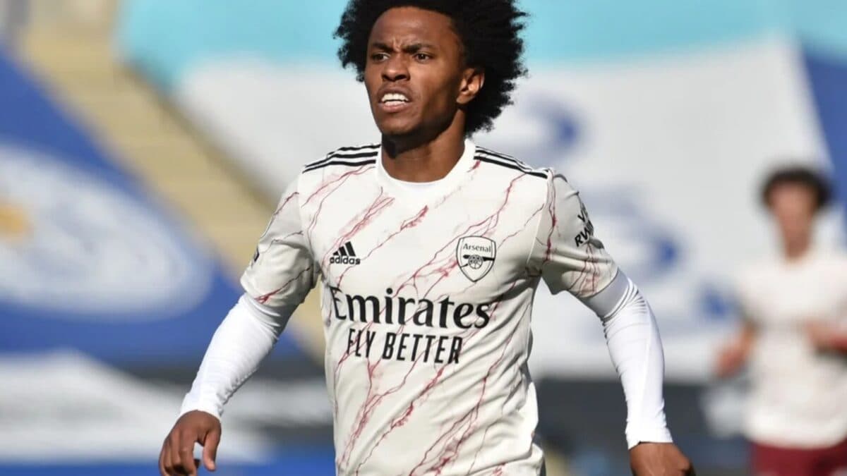 Willian relembra passagem pelo Arsenal: ‘Cometi um grande erro’