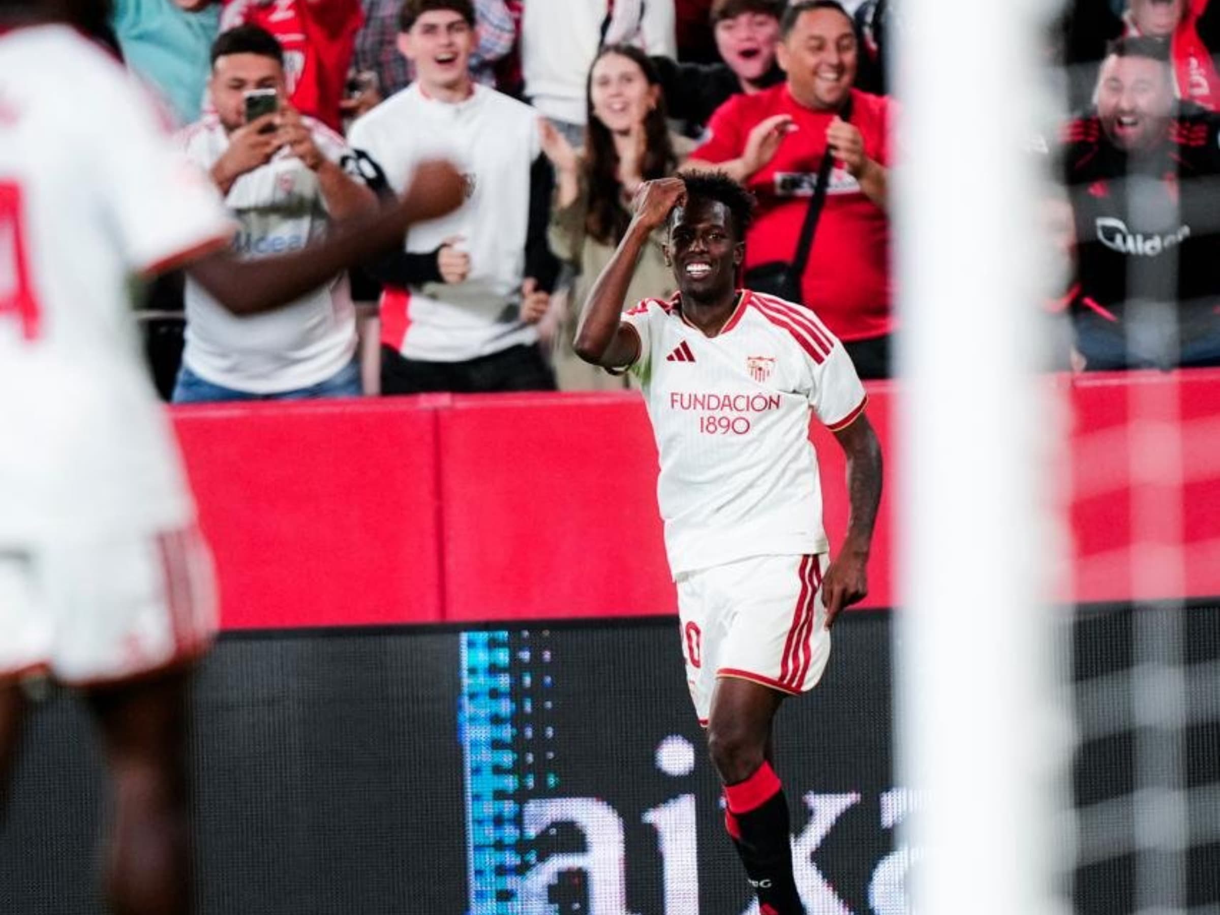 Sevilla supera o Osasuna e sobe na tabela do Campeonato Espanhol