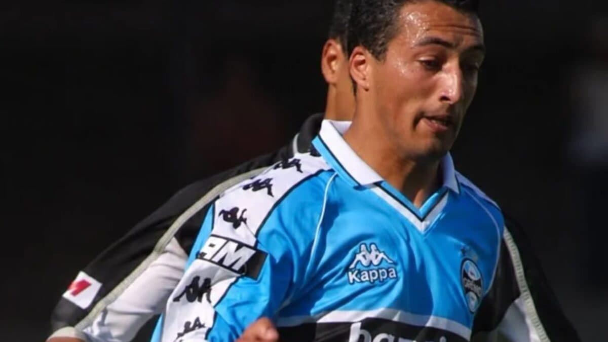 Morre Émerson Leal, campeão da Copa do Brasil de 2001 pelo Grêmio