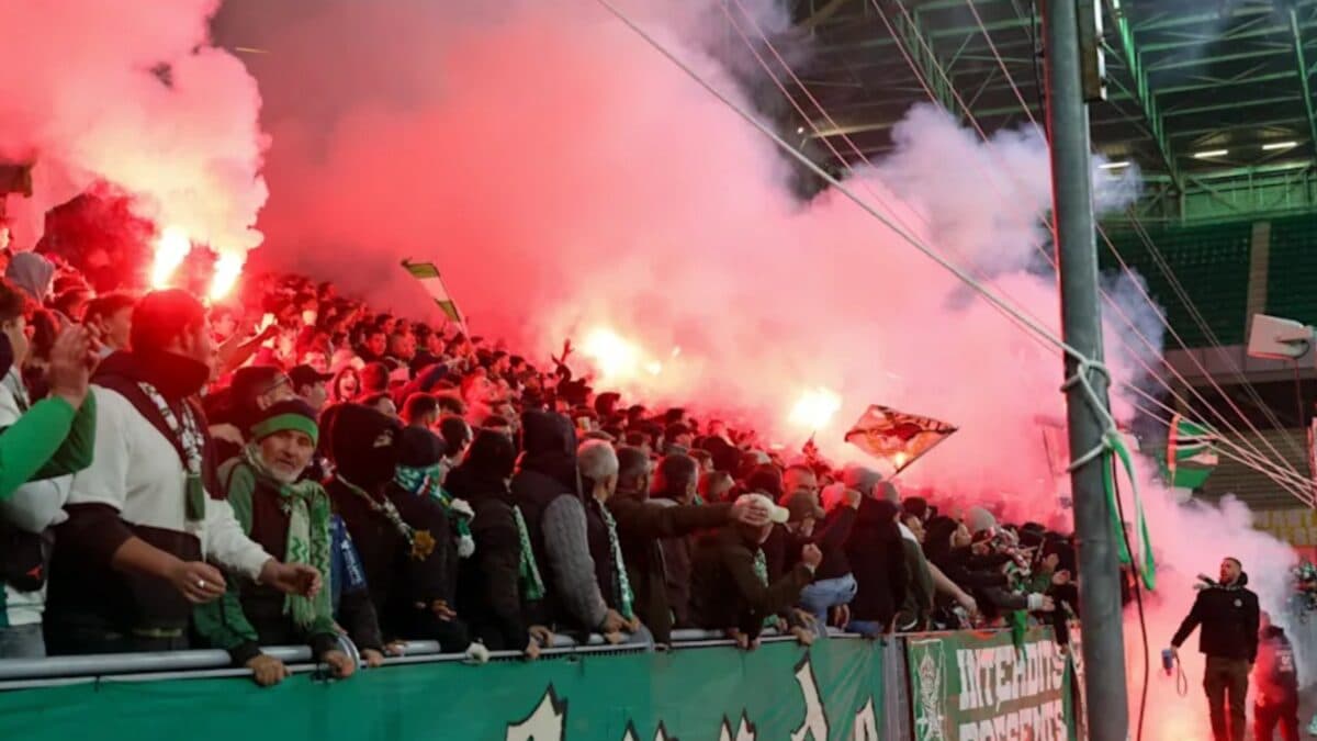 Saint-Etienne investiga fogos em estádio contra o Nantes