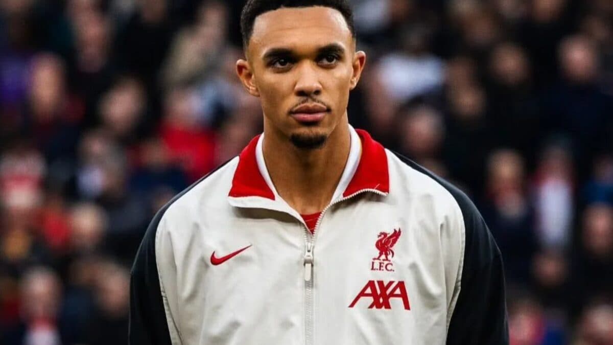 Ídolo do Liverpool defende volta de Alexander-Arnold aos Reds; confira