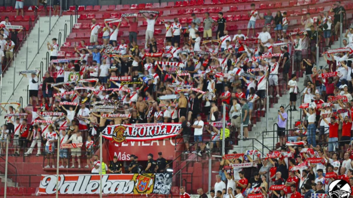 Torcedores do Rayo Vallecano ajudam vítimas de acidente de trem na Espanha