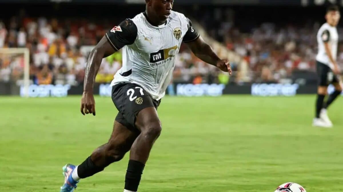 Liverpool recua por David Otorbi após Valencia dobrar multa