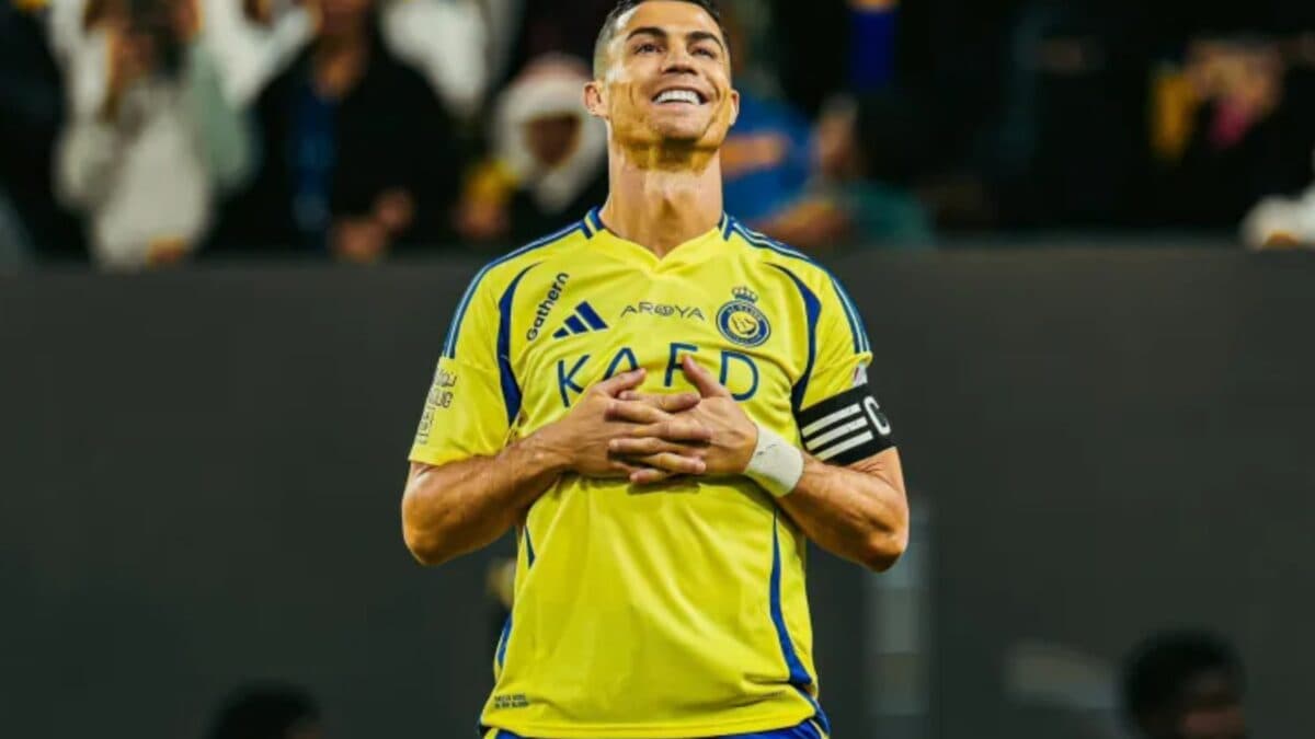 Cristiano Ronaldo faz hat-trick e chega a 985 gols na carreira