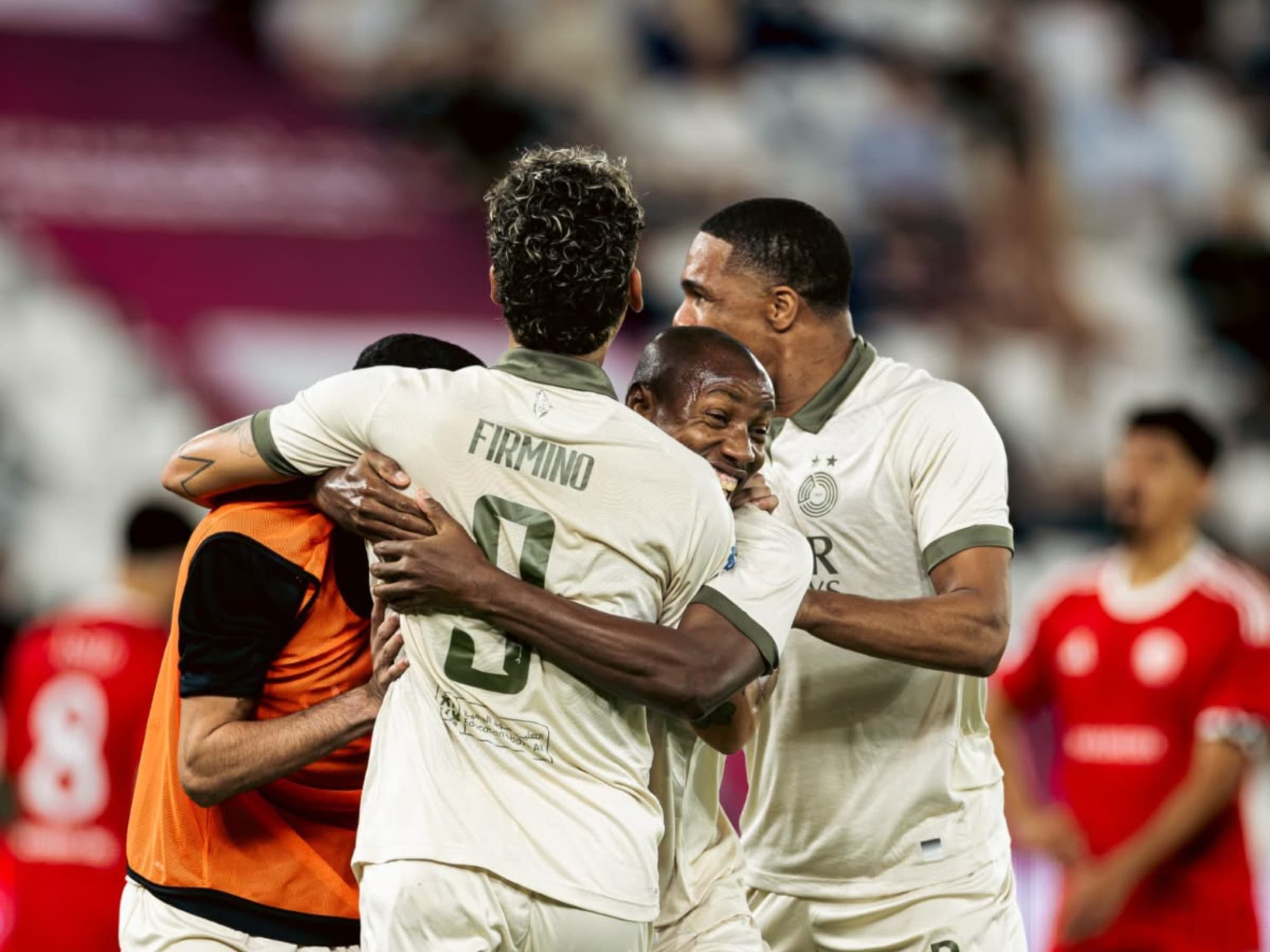 Firmino marca e Al Sadd assume a liderança no Catar