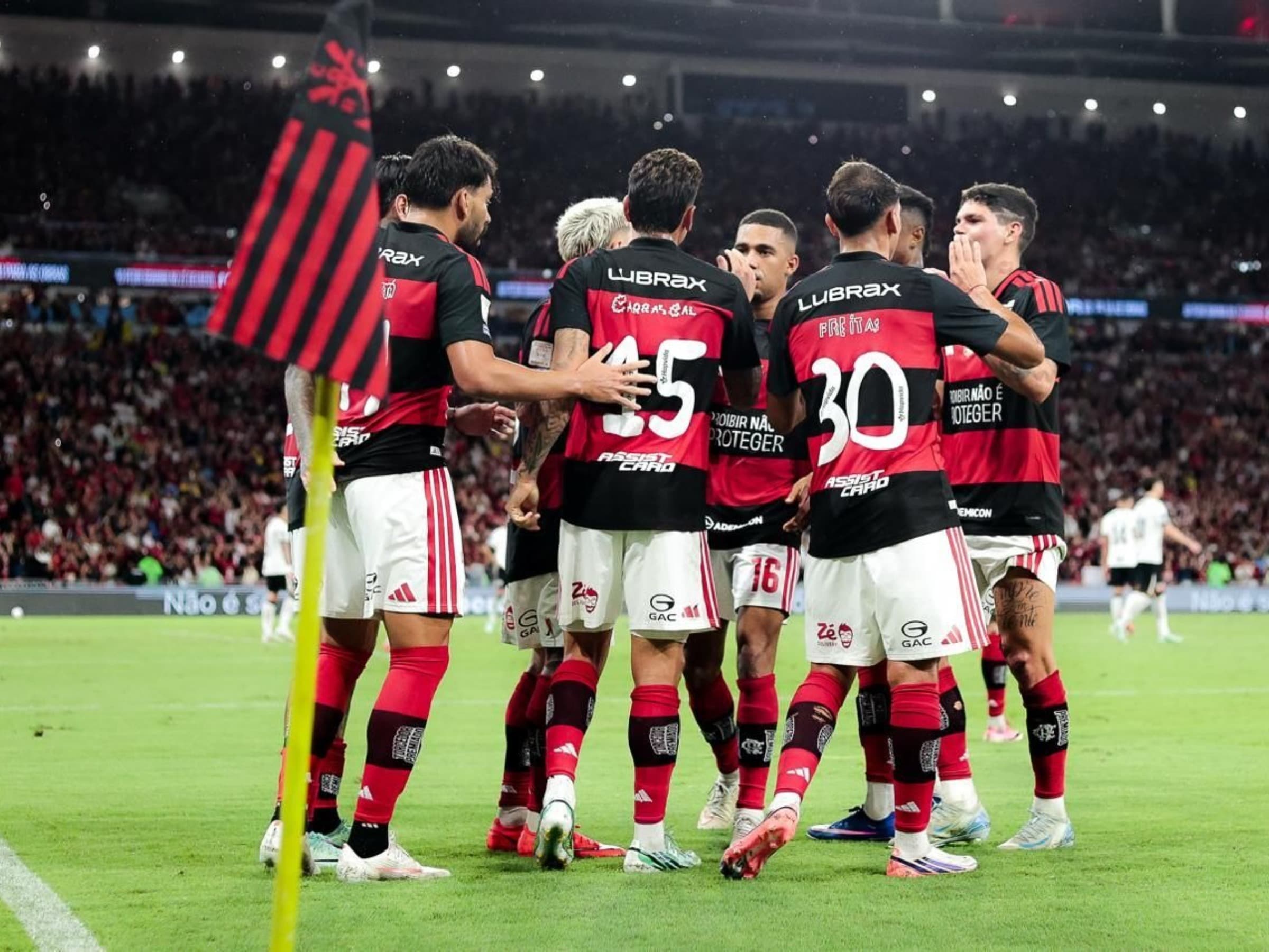 Brasileirão: Flamengo dispara em chances de título após vitória