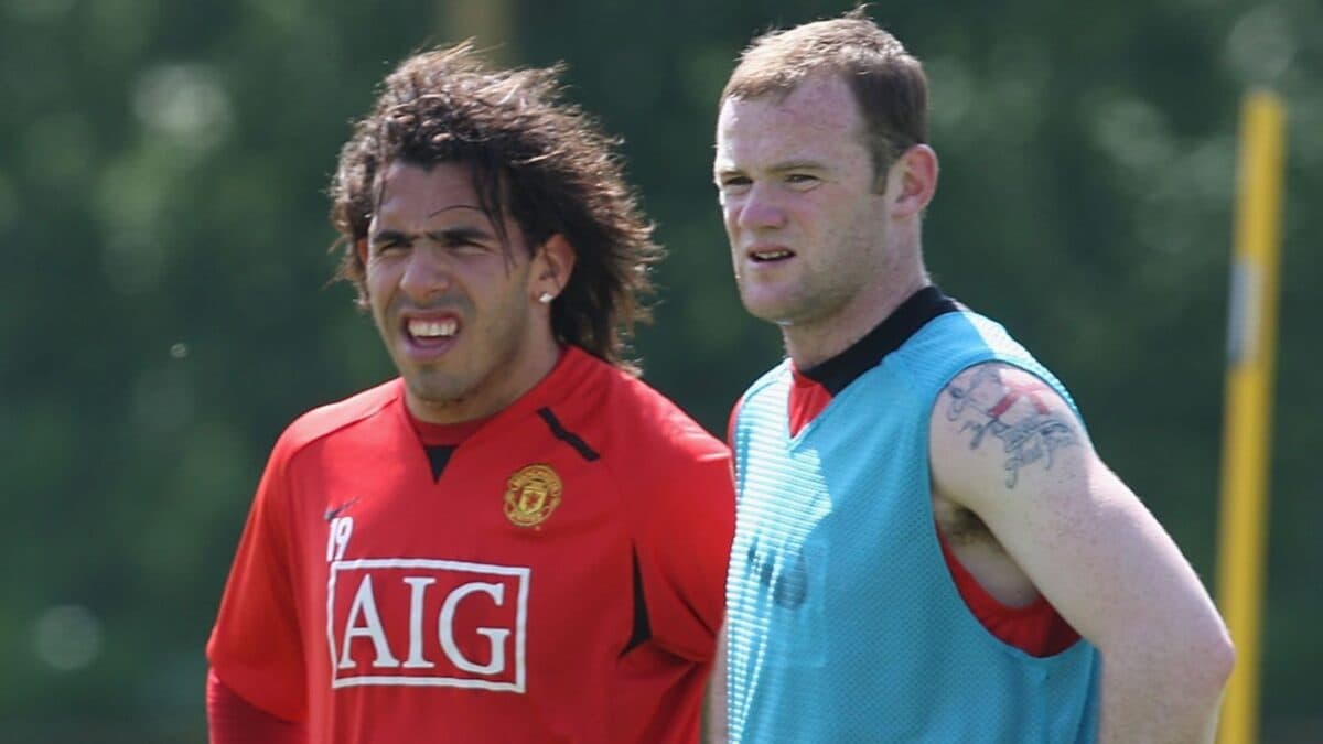 Rooney revela que Tévez era o pior nos treinos do United: ‘Vergonha absoluta’