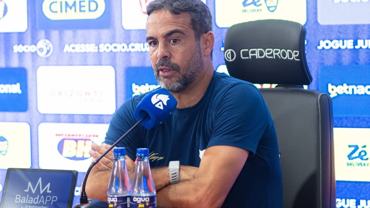 Artur Jorge exalta vitória do Cruzeiro e alerta para reta final do Brasileirão