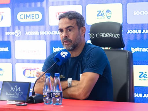 Artur Jorge exalta vitória do Cruzeiro e alerta para reta final do Brasileirão