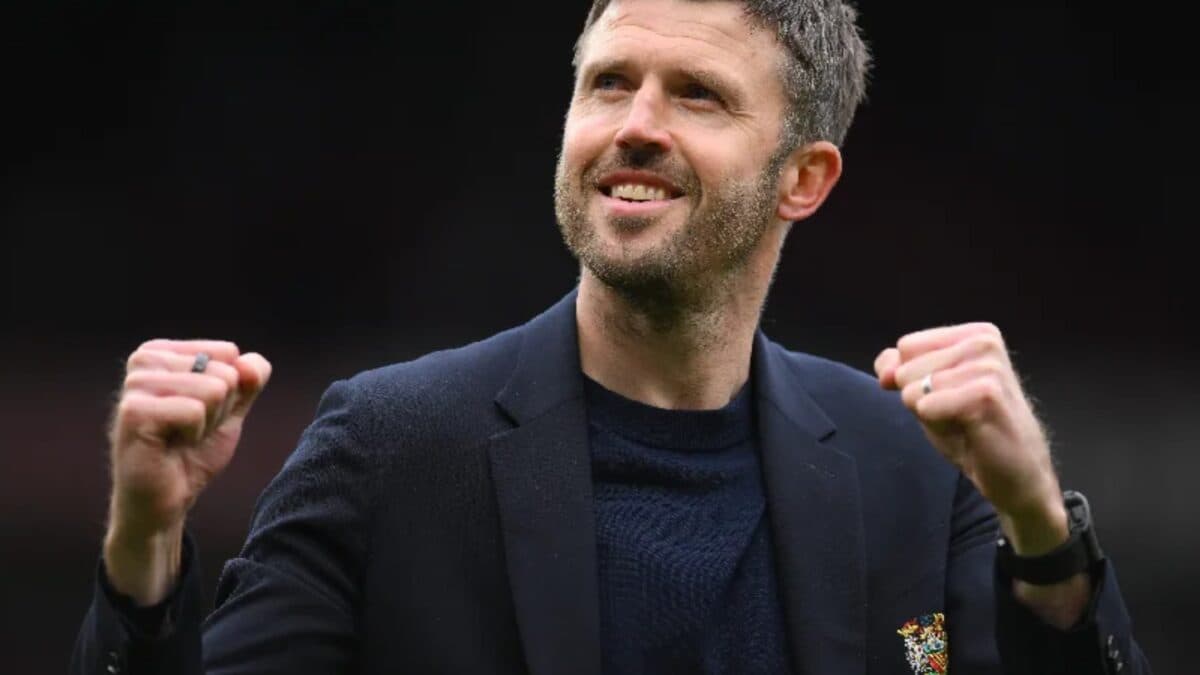 Manchester United avalia possível substituto de Michael Carrick