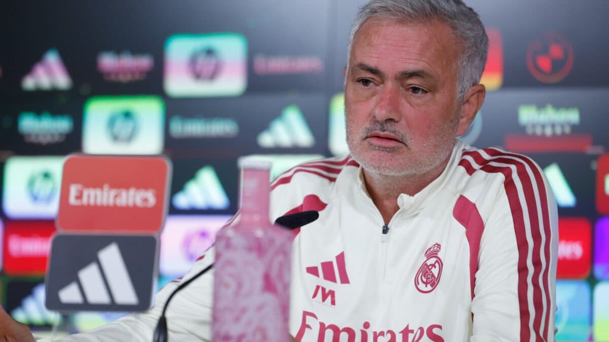 José Mourinho e zagueiros do Real Madrid reencontram a Roma na Itália