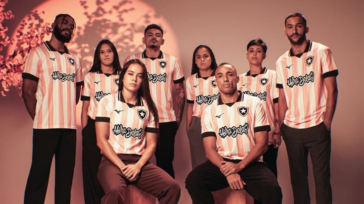 Botafogo lança quarto uniforme em apoio à campanha do Outubro Rosa