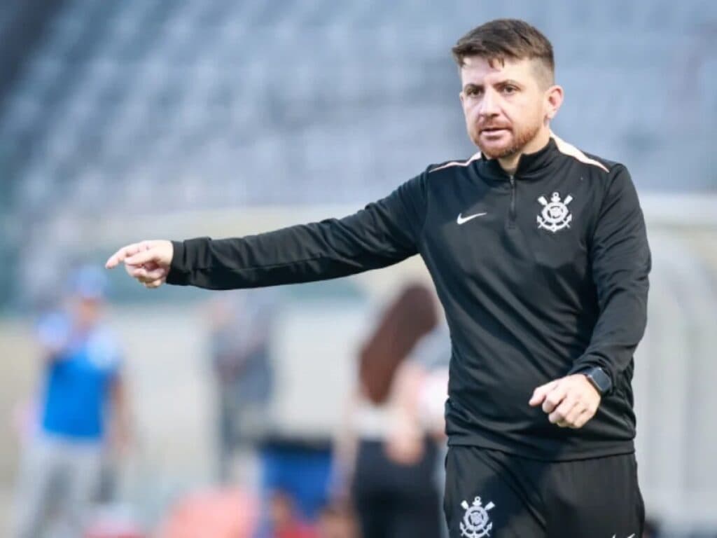 Corinthians define técnico para o clássico contra o Palmeiras