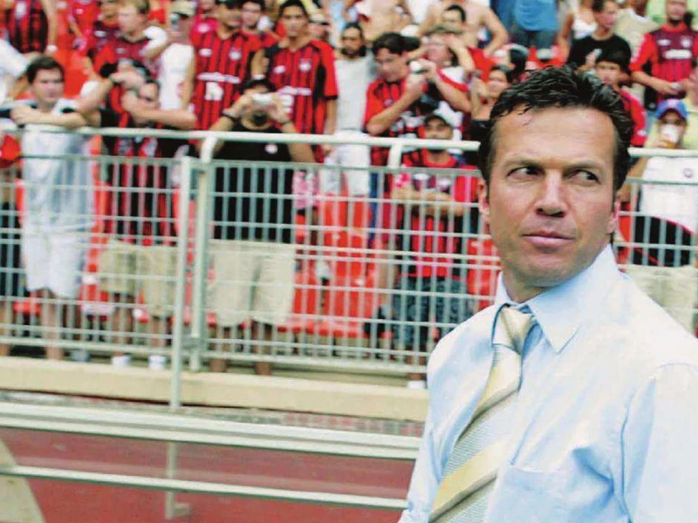 Reportagem sobre Lothar Matthäus pelo Athletico-PR, em abril de 2006 (Acervo)