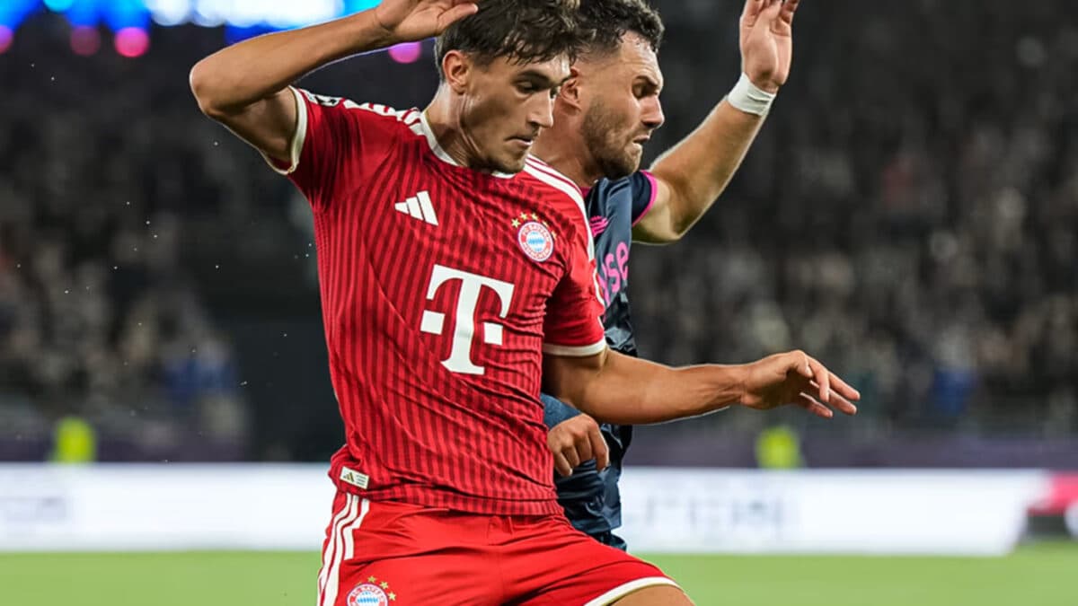 Bayern de Munique tem Olise expulso e apenas empata com o Viking