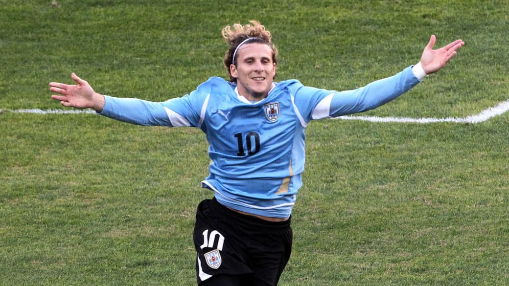 Forlán relembra trio com Suárez e Cavani na seleção uruguaia