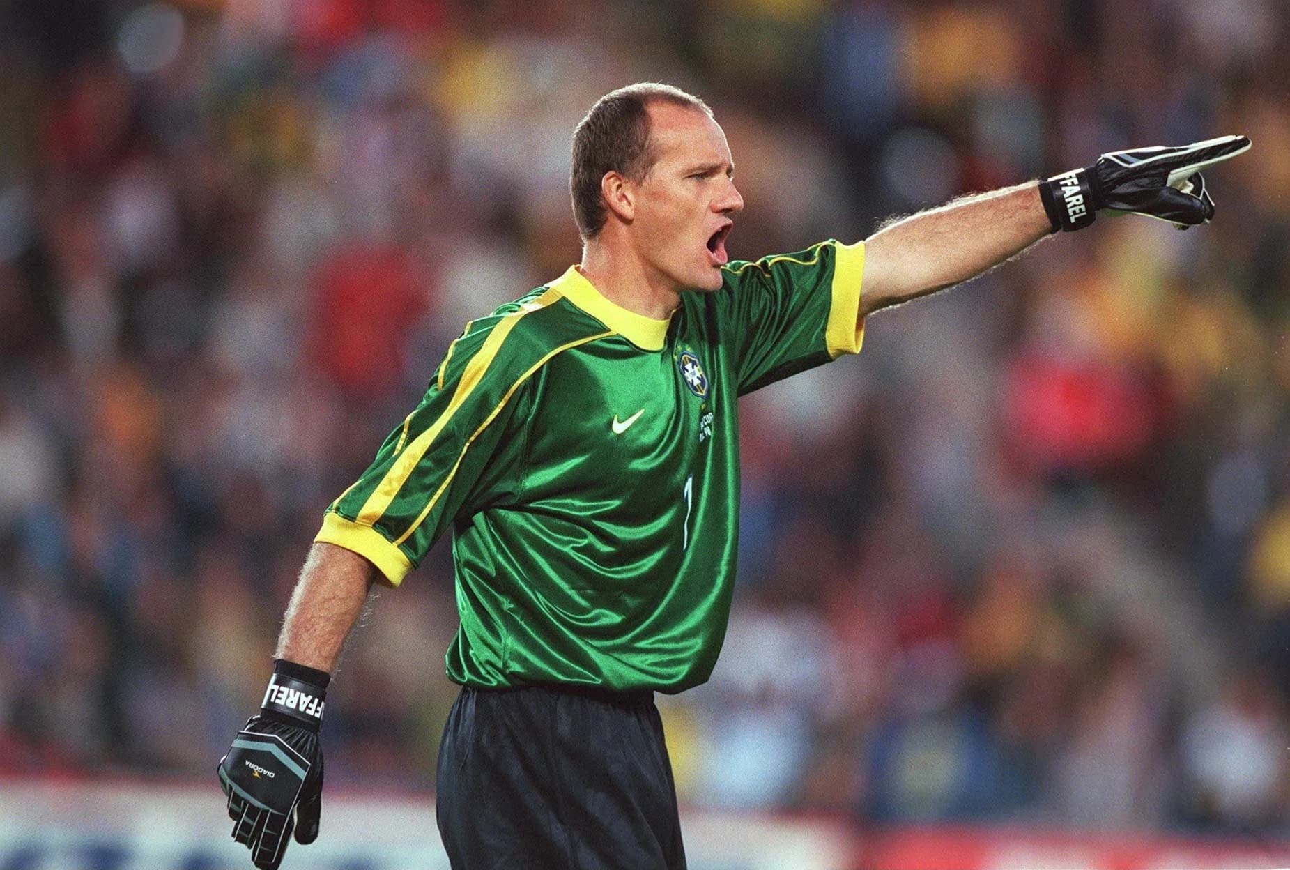 O goleiro Claudio Taffarel, da seleção brasileira, na Copa de 1998