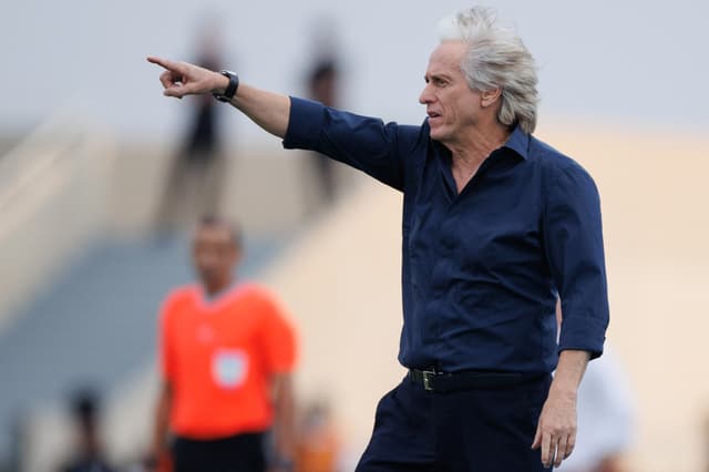 Jorge Jesus teria recusado substituir Filipe Luís, segundo jornal