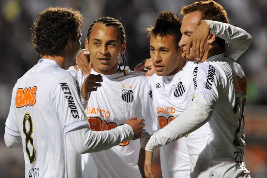 Como foi a trajetória de Neymar no Santos até sua saída?