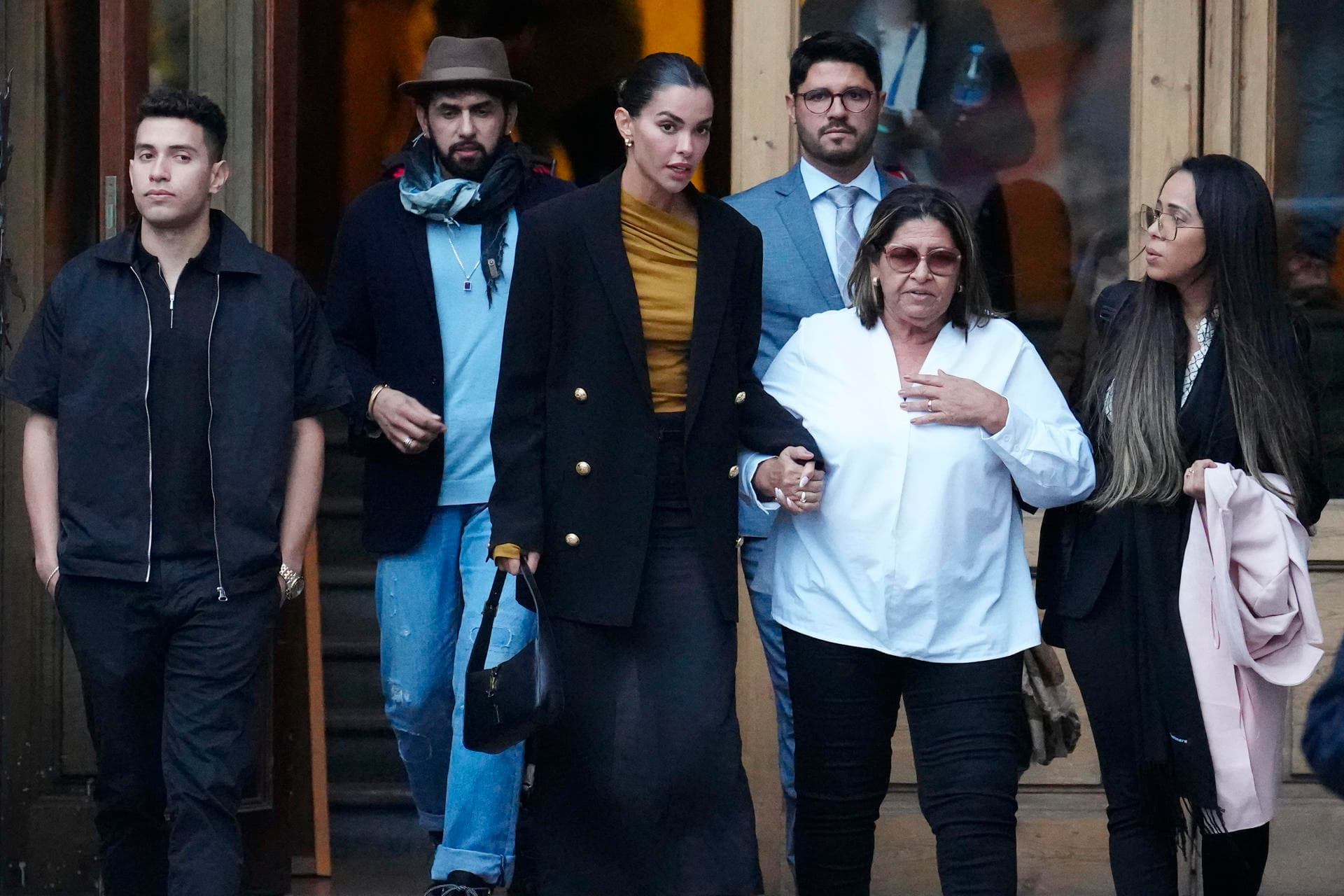 ‘Ele chegou em casa muito bêbado’, diz mulher de Daniel Alves ao Tribunal