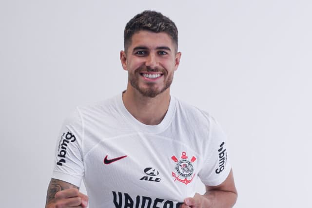 Pedro Raul é do Corinthians: como foi a passagem do atacante pelo México