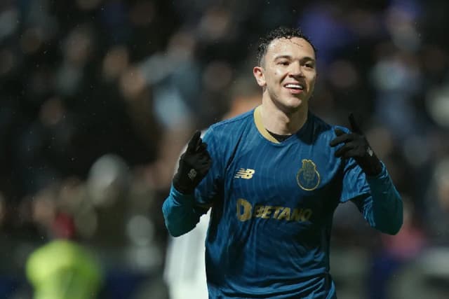 Os números de Pepê, atacante disputado por Flamengo e Palmeiras