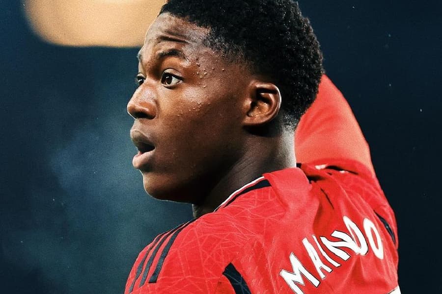 Fã de Ronaldinho, prodígio inglês pode estrear contra o Brasil