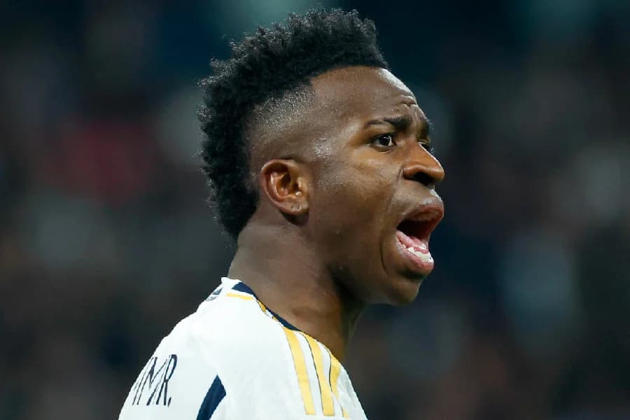 Vini Jr. cobra punição após ser chamado de ‘chimpanzé’ por torcedores do Atlético de Madri