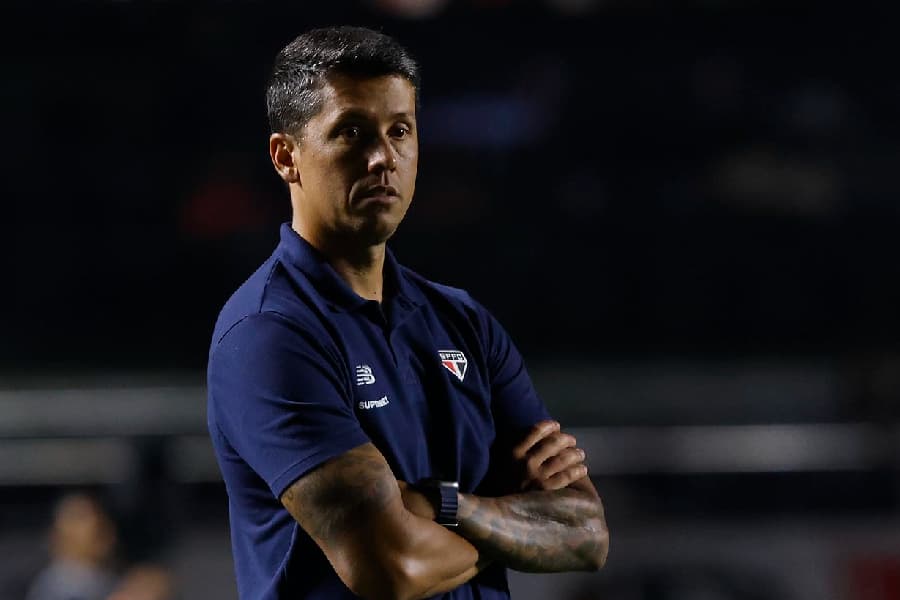 São Paulo anuncia a demissão do técnico Thiago Carpini