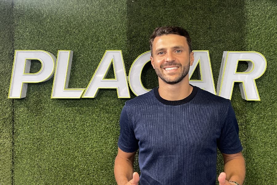 Júnior Moraes diz não para 5 ofertas do Brasil e mira retorno à Europa