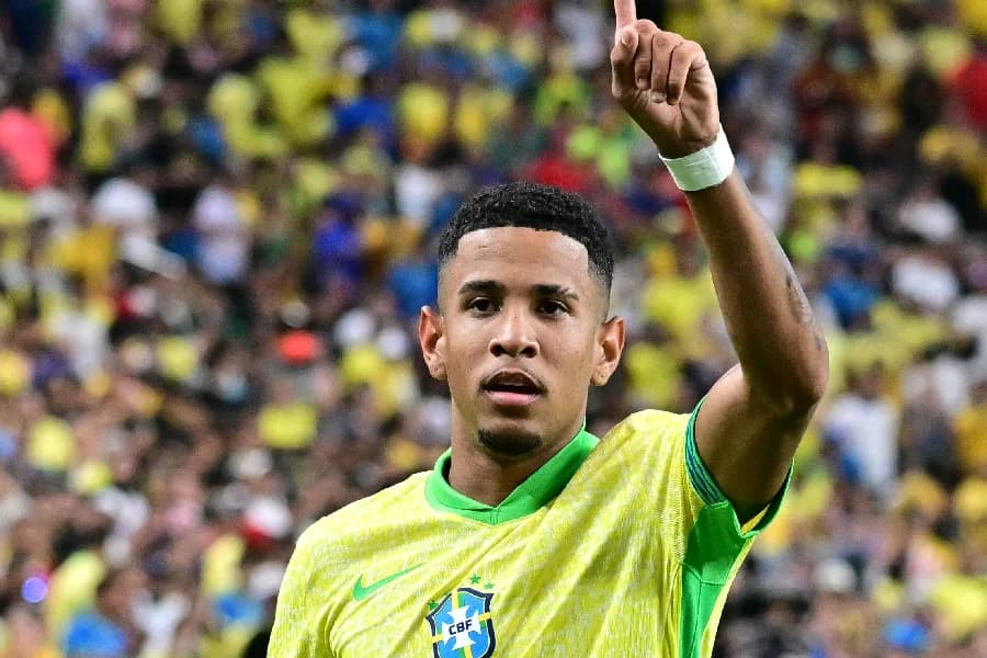 Savinho ainda não fala de titularidade da seleção; Dorival fará mudanças