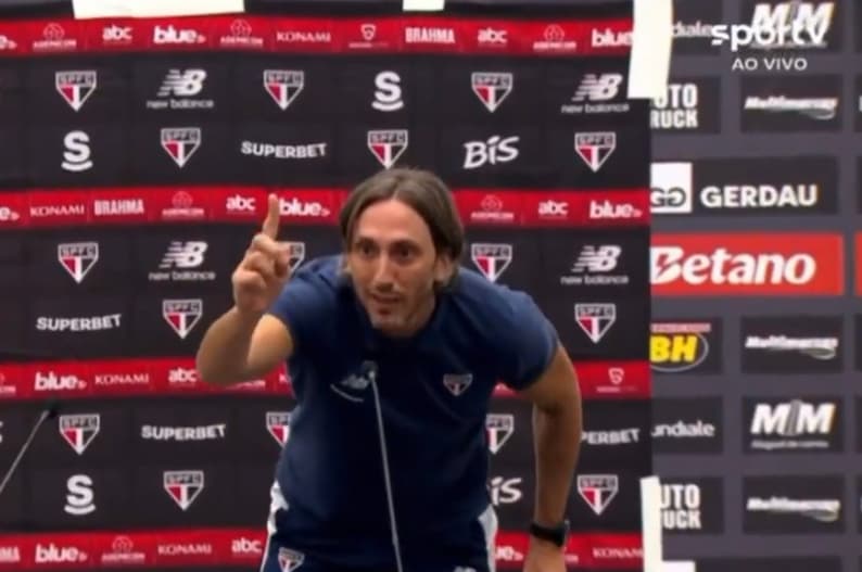 Zubeldía vê São Paulo prejudicado e se irrita em coletiva