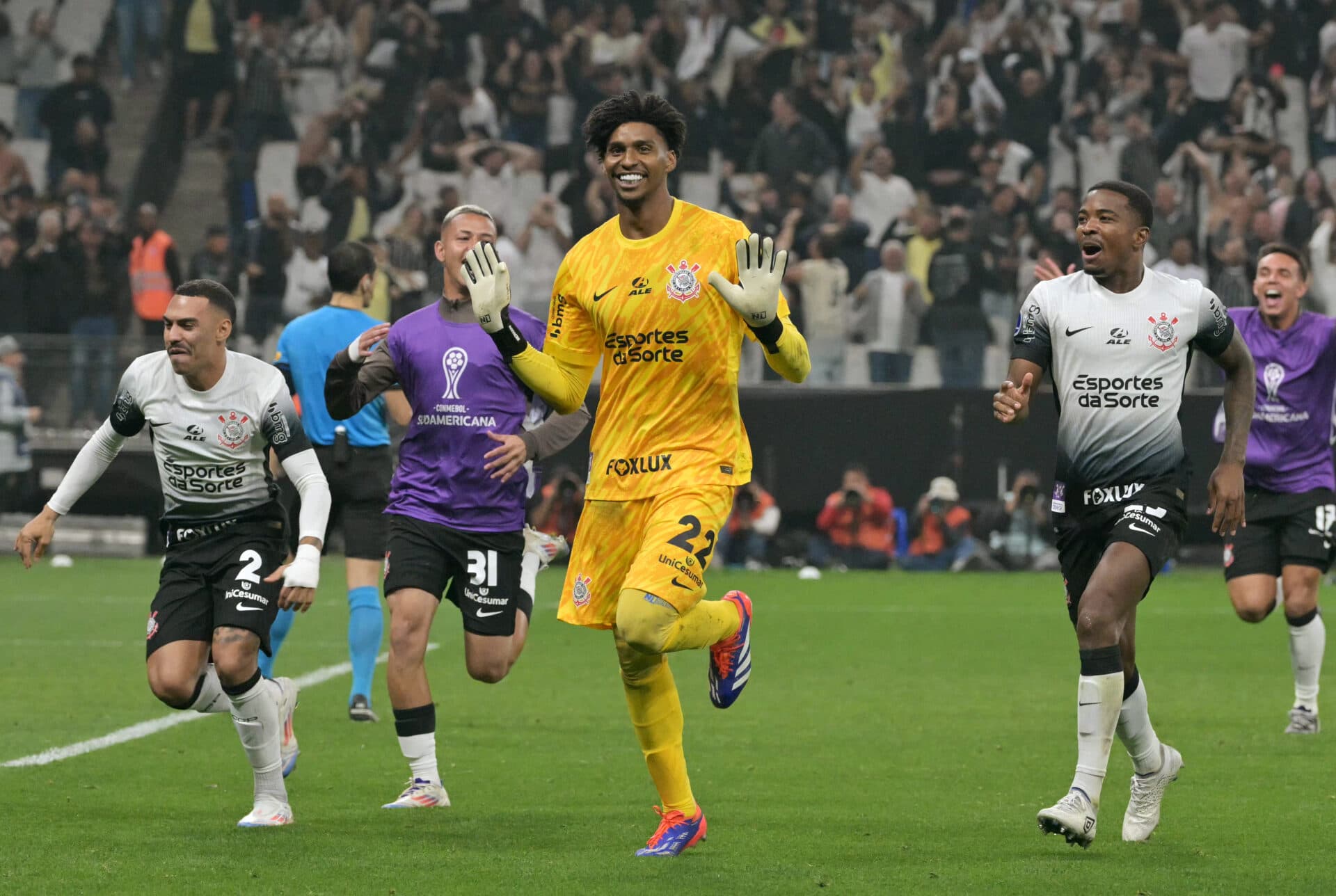 Quanto o Corinthians precisa pagar para comprar Hugo Souza?