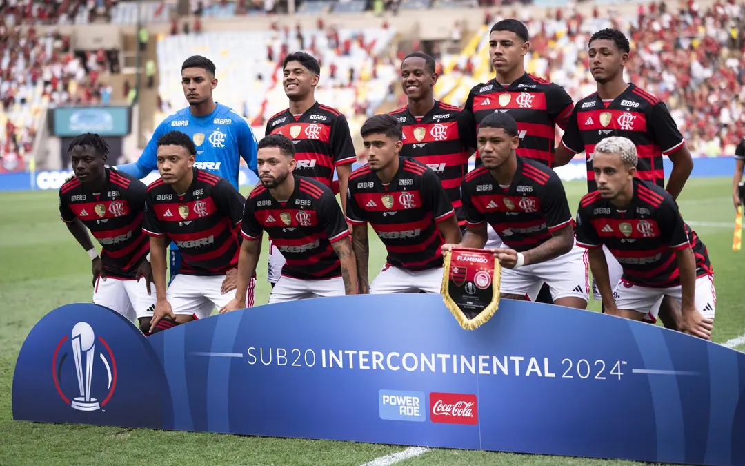 Flamengo vence de virada e é campeão mundial sub-20
