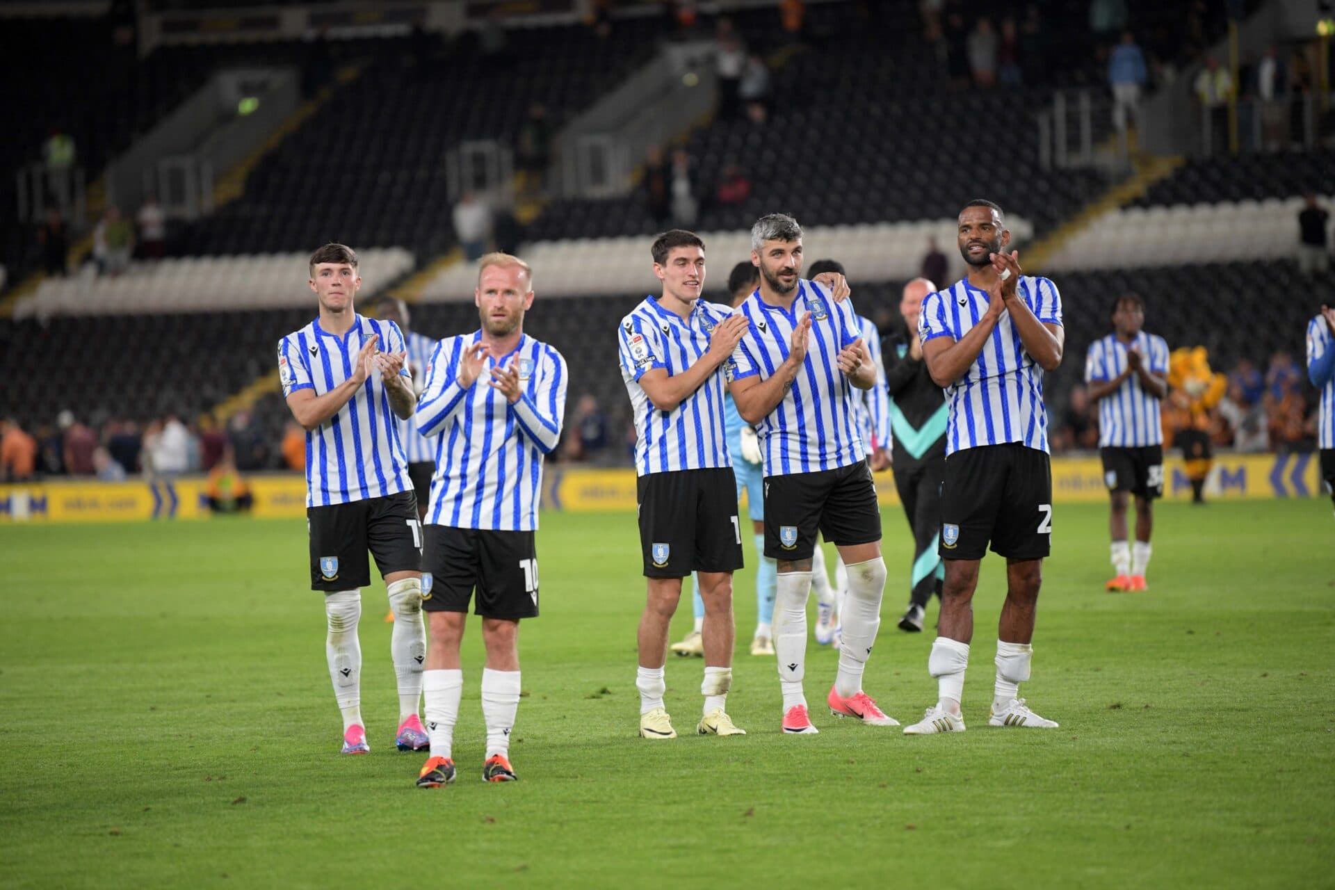 Clube promete expulsar torcedores que usarem camisas falsificadas