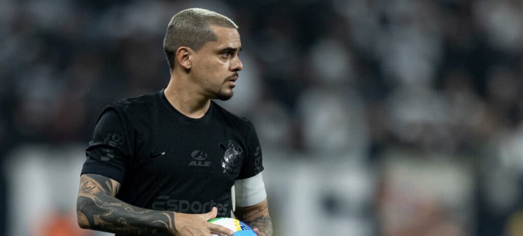 Entre gratidão e alfinetadas, Fagner se despede do Corinthians