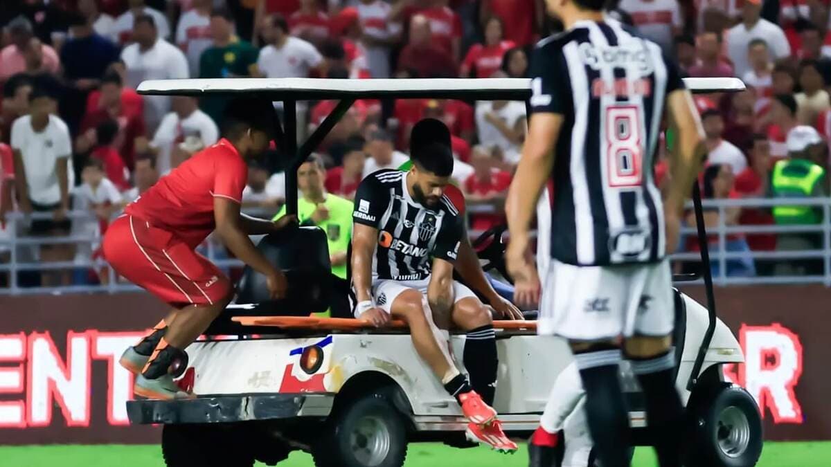 Lesão de Hulk abre espaço para Deyverson no Atlético-MG